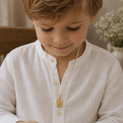 Médaille Petit Ange au parchemin (plaqué or)