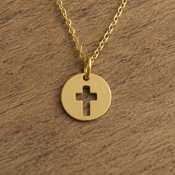 Médaillon croix ajourée...