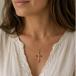 Pendentif Croix rouge (plaqué or)