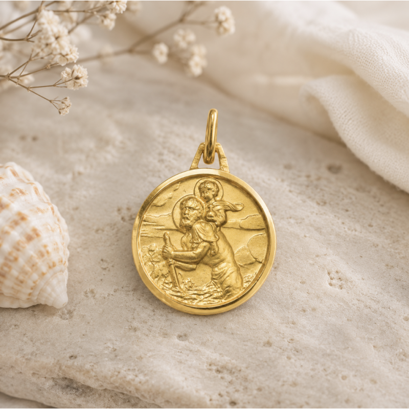 Médaille Saint Christophe en marche (plaqué or)