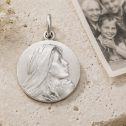 Médaille Vierge en prière...